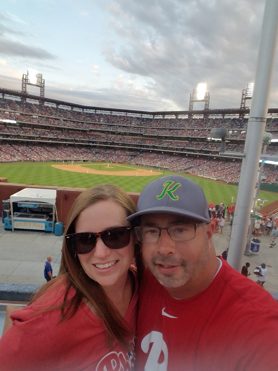 I didn't invite all of these Mets fans to my date night! <a href="/Phillies/">Philadelphia Phillies</a> #delco