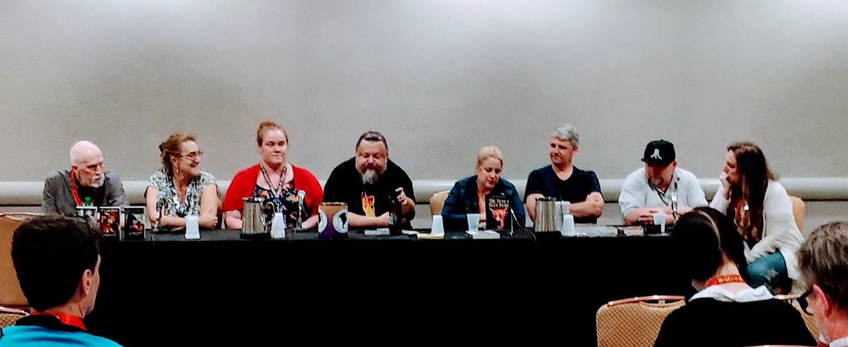 mimiashdene's tweet photo. #writers track panel on pacing @ #DragonCon2019 modded by @troilee with David Boop, Joshua Palmatier, JD Blackerose, John G. Hartness, EK Johnston, Clay and Susan Griffith and David Sawyer https://t.co/roGJIKbYUv