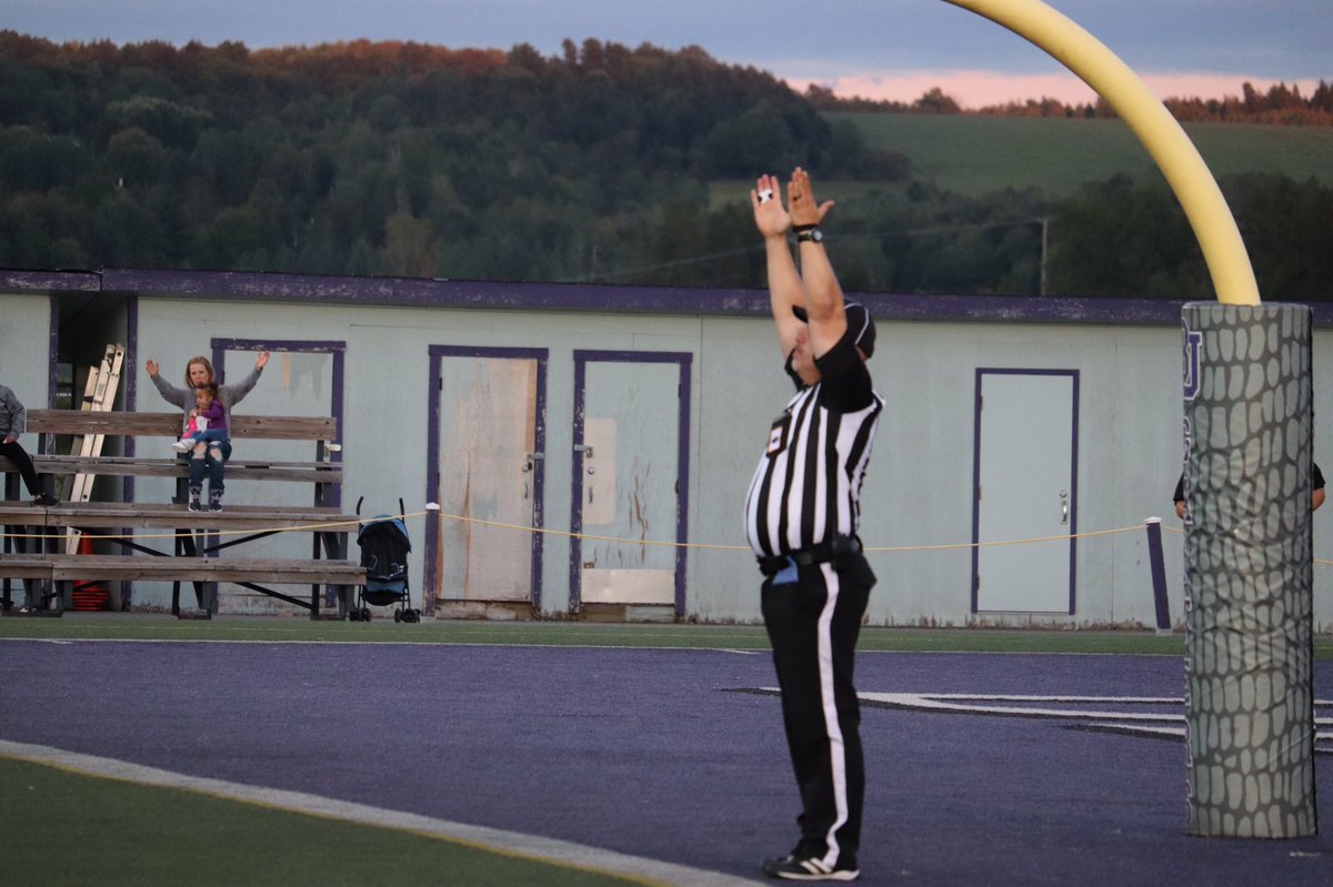 BishopsGaiters's tweet photo. 🏈: Gaiters open the scoring on a Noah Laursen Field Goal #GaiterNation https://t.co/fRXS1mpwcE