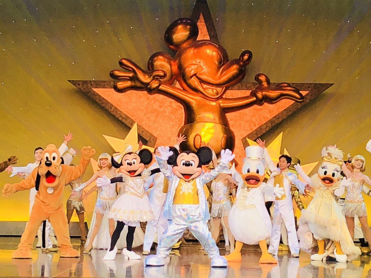 sayacolate's tweet image. ワンマンを最後まで見届けます💫 みんなで犬を愛でるシーンがだいすき 素晴らしいミッキーマウス、輝くスター！🌟 
#Dヲタさんと繋がりたい 
#twitter上にいるDヲタ全員と繋がるのが密かな夢だったりするのでとりあえずこれを見たDヲタはrtもしくはフォローしていただけると全力でフォローしに行きます