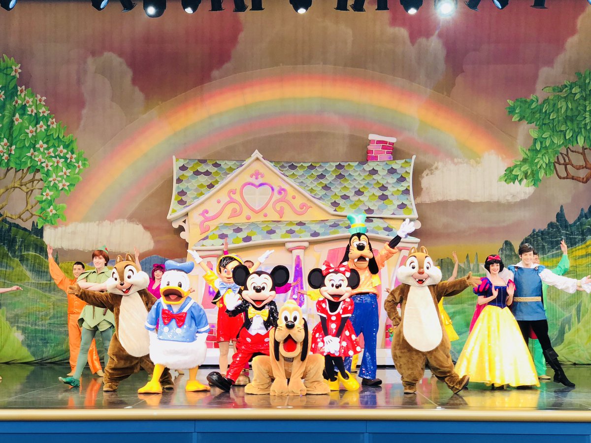 sayacolate's tweet image. ワンマンを最後まで見届けます💫 みんなで犬を愛でるシーンがだいすき 素晴らしいミッキーマウス、輝くスター！🌟 
#Dヲタさんと繋がりたい 
#twitter上にいるDヲタ全員と繋がるのが密かな夢だったりするのでとりあえずこれを見たDヲタはrtもしくはフォローしていただけると全力でフォローしに行きます