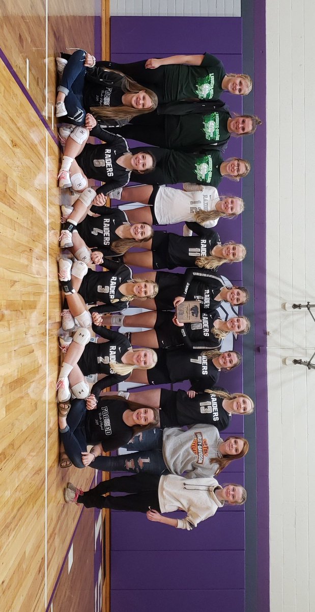 LNRaiderVB's tweet photo. Great start to our season! We went undefeated today against Loomis, Alma, and Axtell. These girls make me proud! #AxtellTourneyChamps #3peat #GreatDayToBeARaider @lnraiders1 https://t.co/fTsbFEDYFo