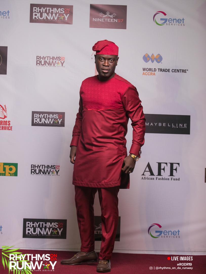 _RODR19's tweet photo. @nathanielattoh dons a burgundy kaftan, perfect for the evening as he is one of the hosts for tonight’s event! https://t.co/3H9UImwan4