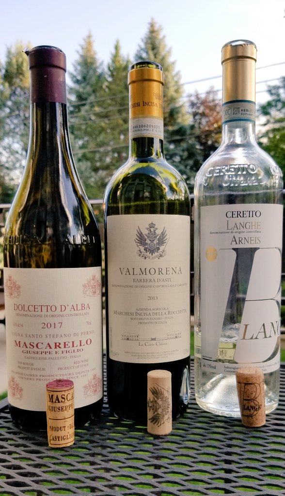 Pefect Piemonte summer night 🇮🇹🍷👍😀 #Mascarello #DolcettoDAlba #SantoStefano #MarchesiIncisaDellaRochetta #Valmorena #BarberaDAsti #Ceretto #Langhe #Arneis #NotAlwaysTuscan #GreatSelection @dpen_vini @Ahachey101 @JohnMFodera @pietrosd @Constan70997526 @DivaVinophile