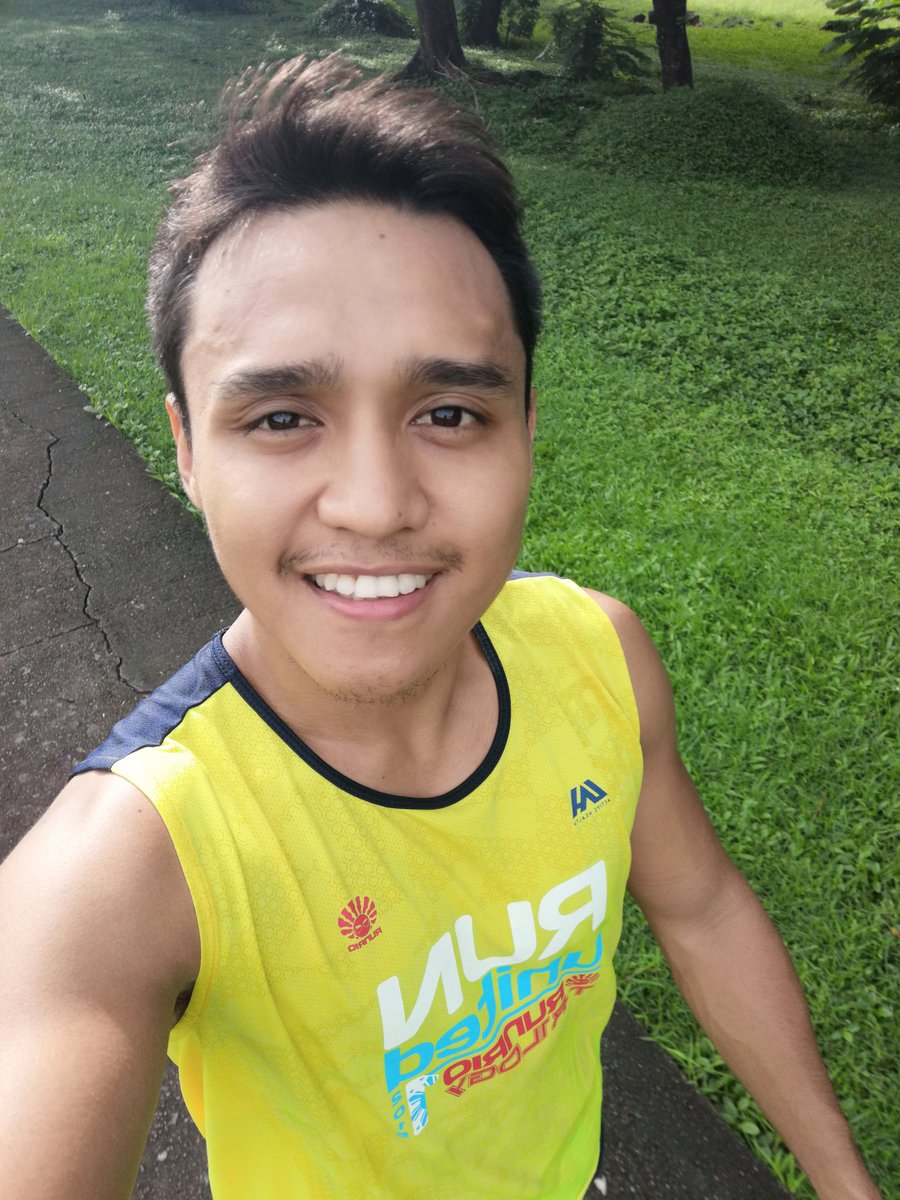 disEdzit's tweet photo. GoodMorning birthmonth! GoodMorning JoseMari Chan! #UPrun #UPOval #l https://t.co/HuKHw6Hhft
