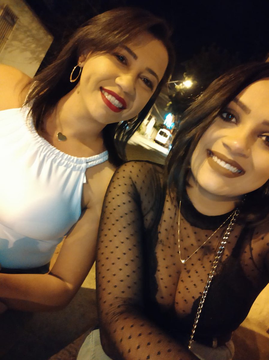 DaniFig55358424's tweet photo. Partiuuuuu @adraude22 .... #PlanetaMix #SóFomos💃🏽💃🏽🍻🥂🤭 https://t.co/pQO3yO03jO