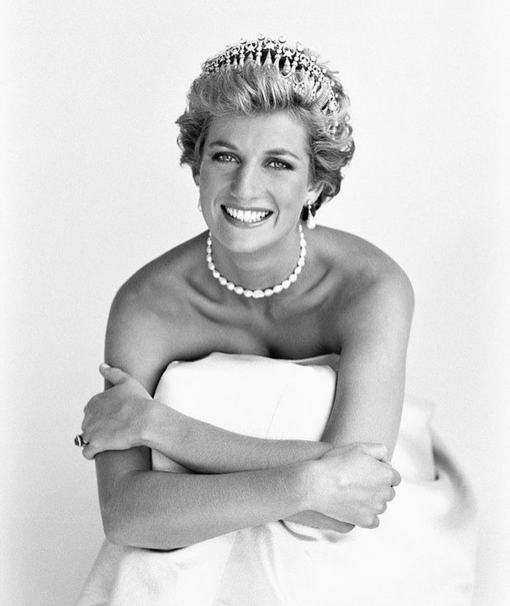 Can’t believe it’s been 22 years. You are loved and missed everyday. Rest In Peace Princess Diana. 🙏🏿
