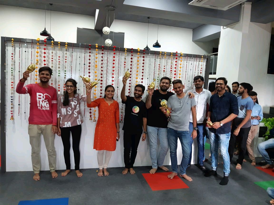 multidots's tweet photo. Multidots organized a variety of fun and interesting games for Refreshments and Team Building Exercise.
Here are some amazing memories of fun, games, and winners.
#SaturdayFun #Winners #Gifts #Housie #TreasureHunt #Foodie #MDEvent #Multidots https://t.co/ewnjXXlGXi