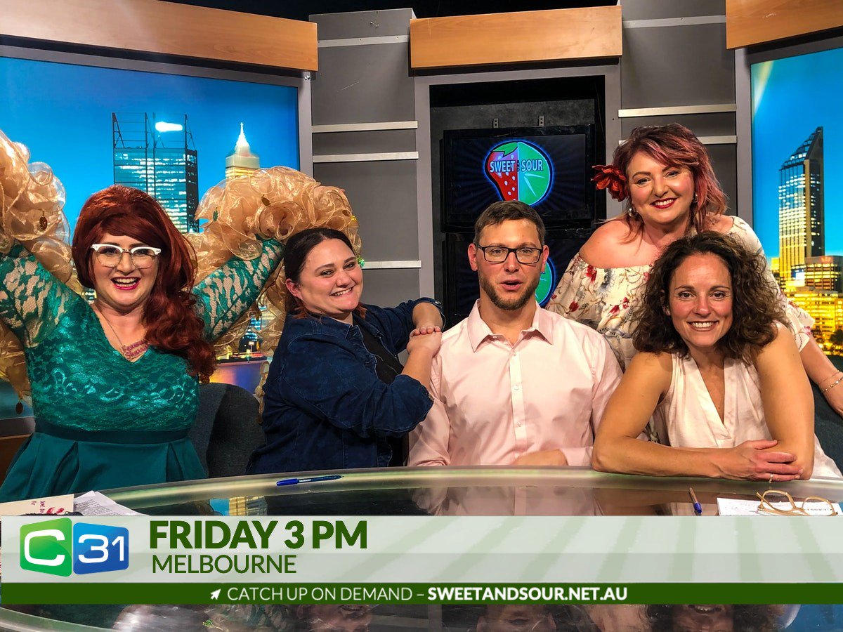 Melbourne, Today on #snstvau, Guest host Bill Hallberg is joined by <a href="/FamousSharron/">Famous Sharron</a>, <a href="/VinnieG1325/">Vinnie Geneste</a>, Christine Burke &amp; Lulu Ball. Talking meeting the parents,Spotting a classy woman &amp; Moon Landing - Real or Faked? TODAY 3PM <a href="/C31Melbourne/">Channel 31</a>