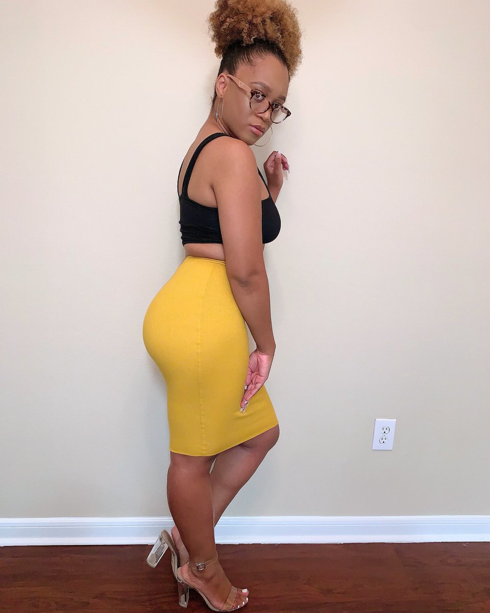 BigEsqBae_'s tweet photo. Killer Bee 🐝. https://t.co/mIxWFRK9A4