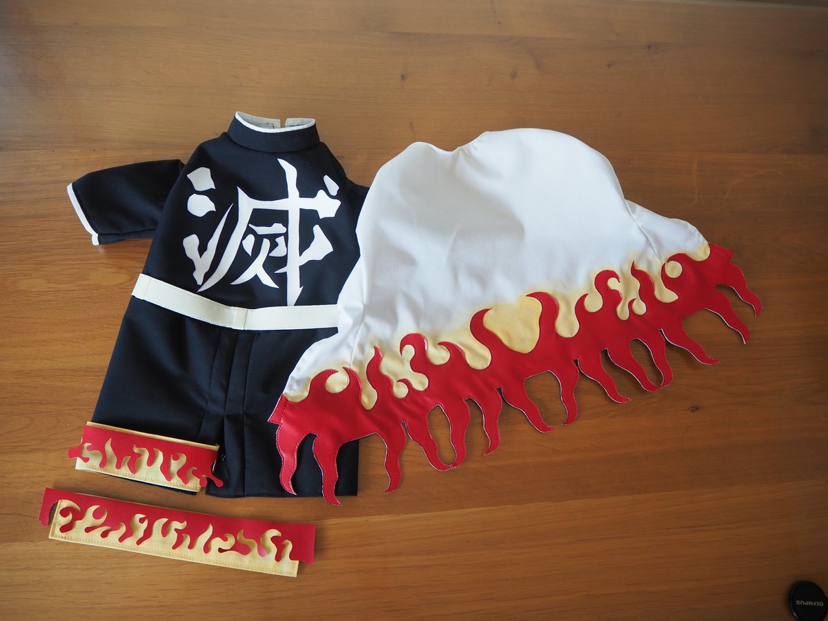 YagyouNEKO's tweet photo. 猫の衣装を作っています。
ー速報ー

全身の絵が登場したので製作がグンっと進みました🔥

今度の衣装は控えめに言って・・・・・・・滅茶苦茶恰好良いですよ ‼
マントのシルエット���けでもご飯が進みそうです。

完成までもう少しお時間くださいね。

#鬼滅の刃 #鬼滅 #DemonSlayer #炎柱 https://t.co/5jEuavRq3I