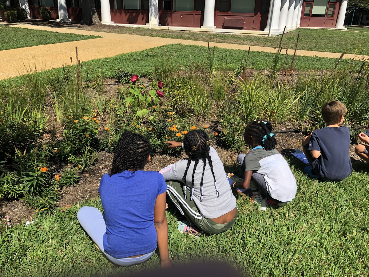 Meredith_Marcum's tweet image. New 4th graders getting oriented to 4th grade rain garden using Parts, Purposes, Complexities routine from @AgencybyDesign and recording in their science notebooks. @baytrust grant at work for a 2nd yr! #makercenteredlearning #3Dlearning #placebased