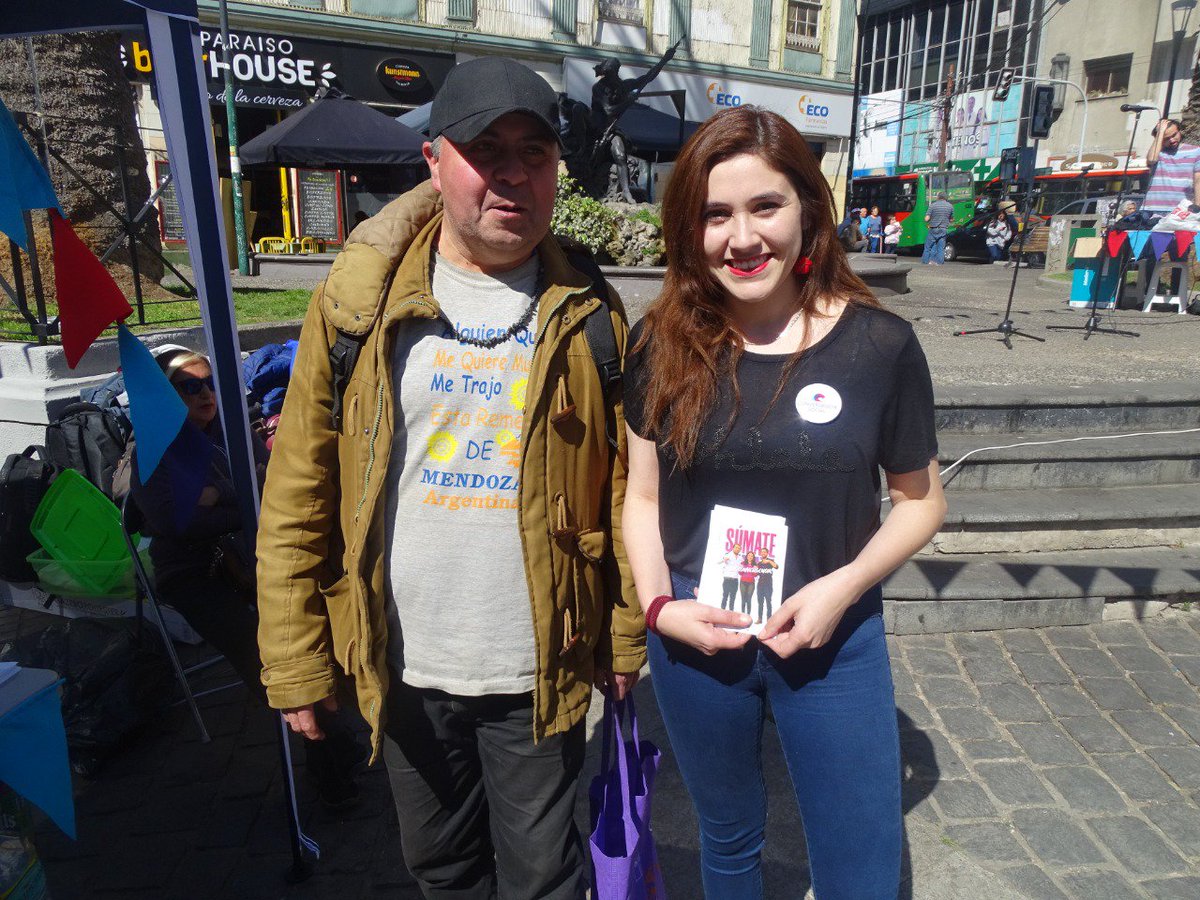 Naty_campusano's tweet image. 🔴 Hoy estuve en la Firmatón de @la_convergencia en #Valparaíso junto a compañer@s de la dirección regional, @diego_ibanezc, @JorgeSharp y mucha militancia! Como también con vecin@s que se acercaron a conocernos, preguntarnos y firmar por nuestra herramienta colectiva. 💜✊