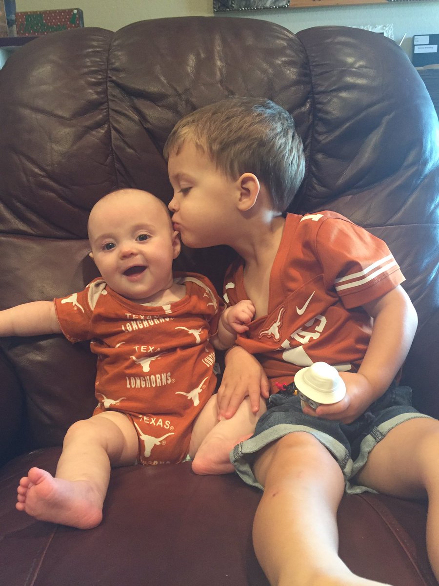 DeenaBrendin's tweet photo. They are game day ready. https://t.co/CB0Y0tMCRV