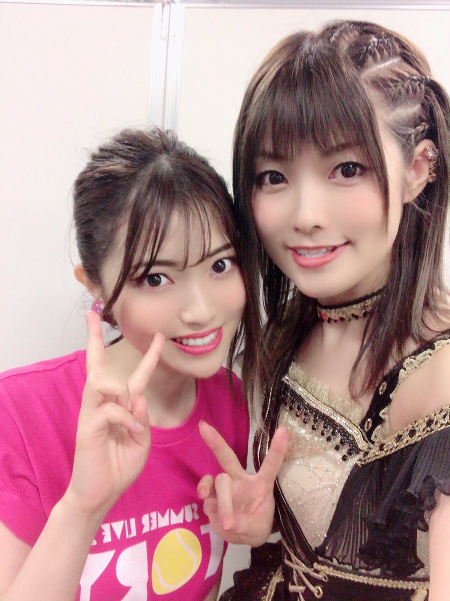 石原夏織ちゃん✨
ソロになって初めて会えたことになるのかな。夏織ちゃんの次の出番だったので、リハも本番も待機中に大画面であのカッコいいダンス曲を堪能しながらパワーをもらいました。あれだけ難しい曲をあれだけ踊りながら歌ってるの、心から尊敬です。可愛いぃぃぃ💕 #anisama #石原夏織