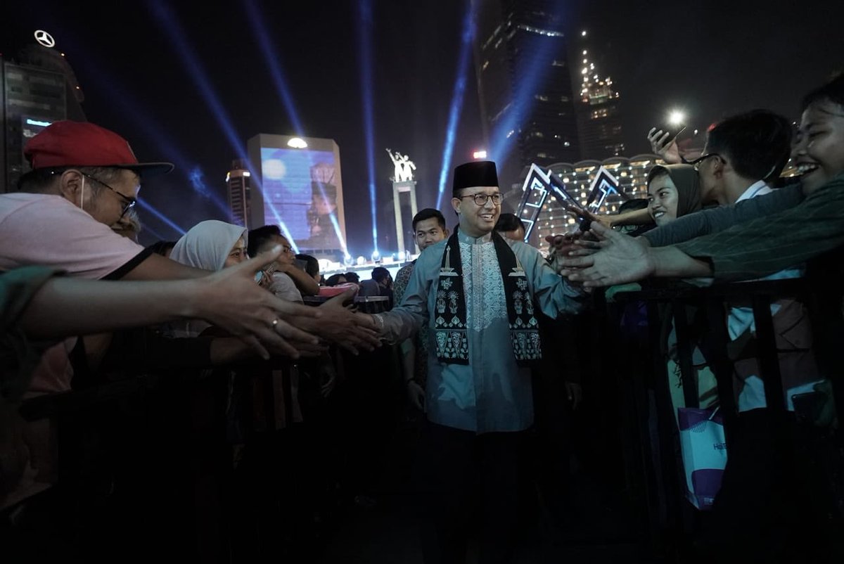 aniesbaswedan's tweet photo. Alhamdulillah, untuk pertama kalinya Pemprov DKI Jakarta menyelenggarakan perayaan malam Tahun Baru Hijriah, #JakartaMuharramFestival ditandai dengan panggung budaya dan pawai obor yang merupakan tradisi kita.

Selamat Tahun Baru 1 Muharram 1441 Hijriah.

https://t.co/MLRKhtD9aJ https://t.co/85xjawPAmf