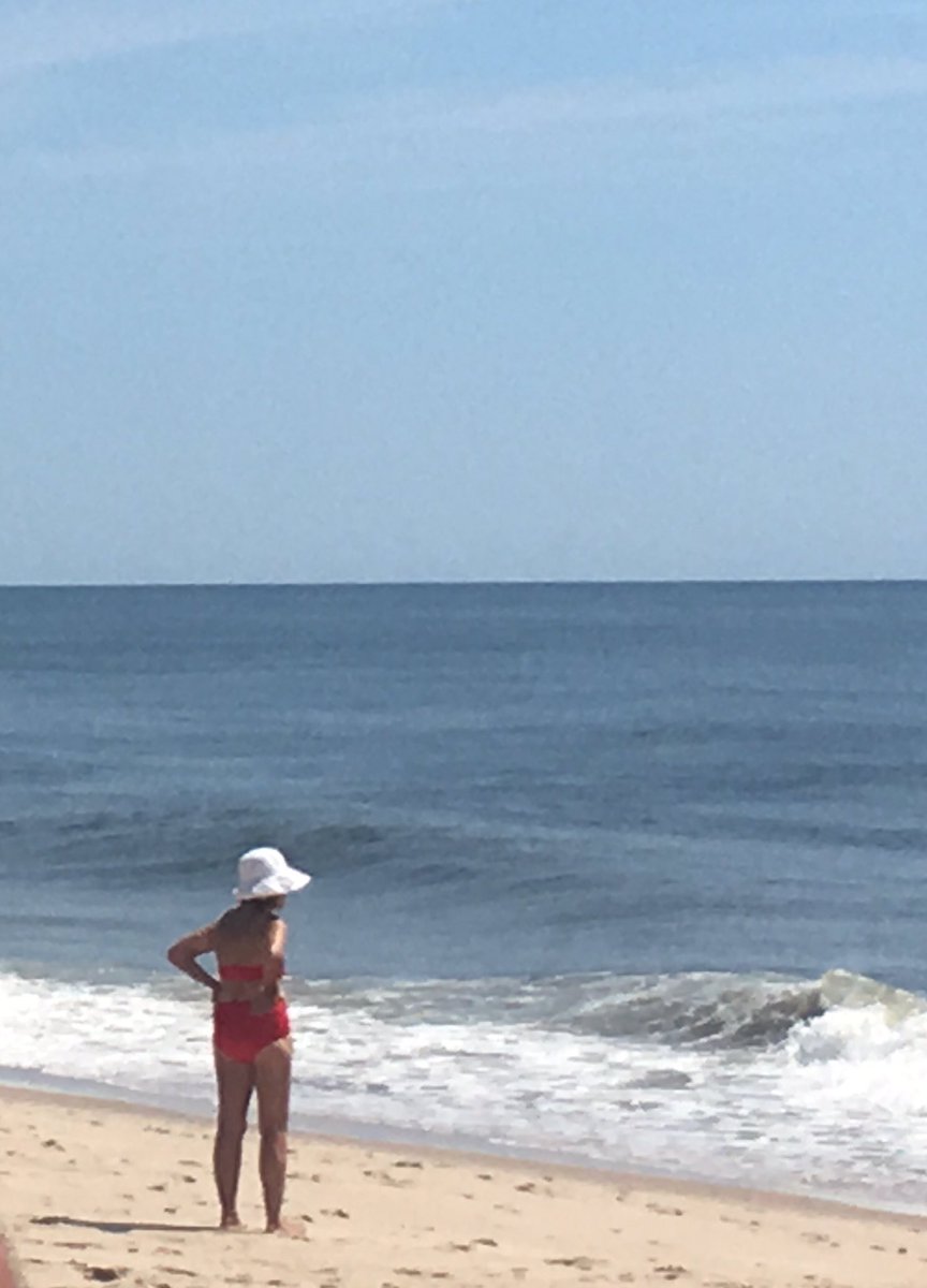 .
.
#saggmainbeach #sagaponack #bridgehampton #beach #sky #bluesky #endless #nevergetsold #summersend