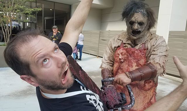 TheSumnaa's tweet photo. @travisjason13 as #leatherface at #dragoncon.
.
#thesumnaa #sumnaapunch #beatdownboogie #cosplay #dragoncon2019 #youtube https://t.co/DsOTwlJORK https://t.co/rgL3IhPWWl