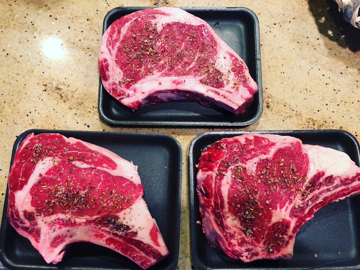 EricNews8's tweet photo. Bone in ribeye 🥩. $4.99/lb. at @RalphsGrocery .. and don’t forget the #olathecorn !! #laborday #ericsdaddeals #upwith8 @CBS8 https://t.co/N3o5oaG3hI