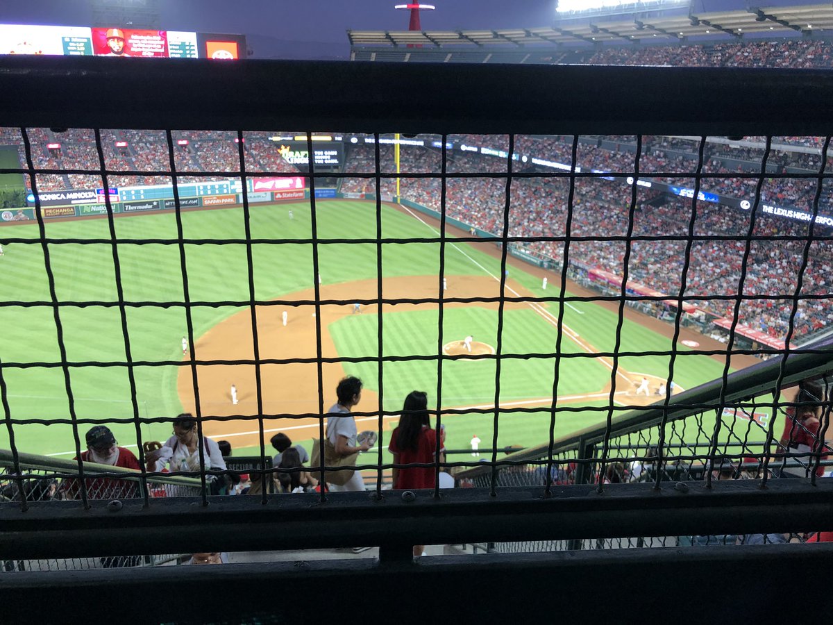 davidtedu's tweet image. Dear @Angels it would be a cheap fix to replace this steel mesh with plexiglass. #obstructedview Section 513 #TheHaloWay #angelsbaseball