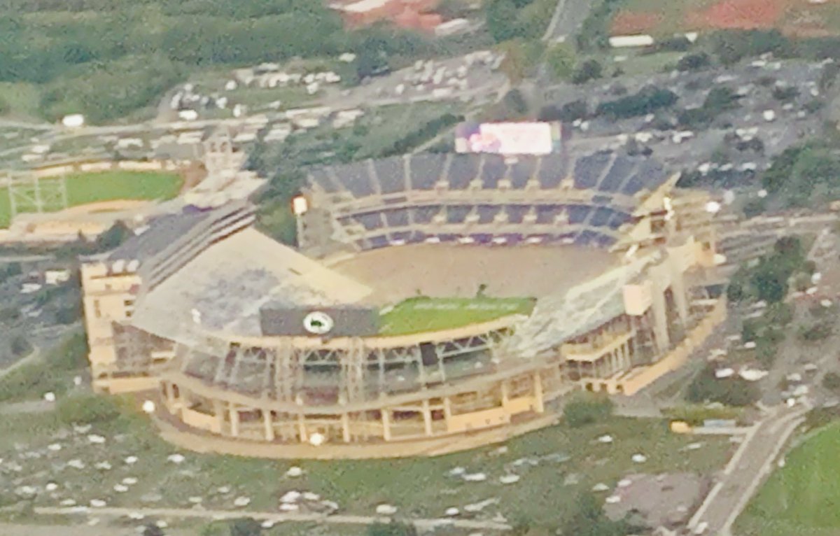 Jason_T_McC's tweet photo. What an awesome experience today as we were guests of one of Michelle’s clients and got to fly to &amp; from Happy Valley for @PennStateFball #WeAre #Blessed #BeatsDriving #18minFlight https://t.co/k0wY26Htog