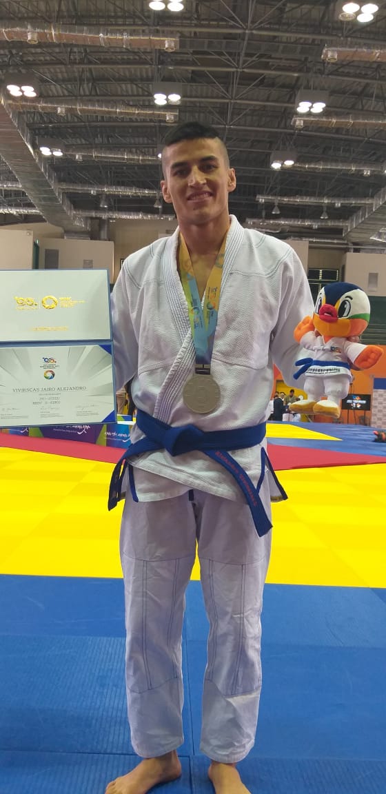 fecoljiujitsu's tweet photo. Jairo Alejandro Viviescas Medalla de PLATA en los World Martial Arts Masterships en Chungju Corea del Sur 2019 https://t.co/T3KJxQlSMg
