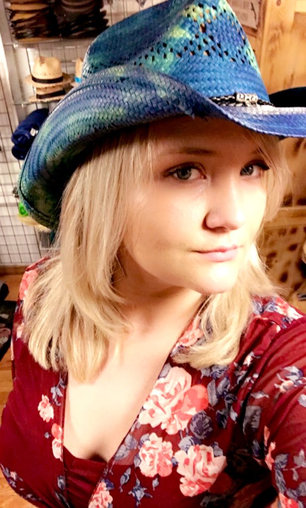meggleland11's tweet photo. #cowgirlup #cowgirlhat #nashville #broadway #newhatwhodis https://t.co/uHkLjEDZGp