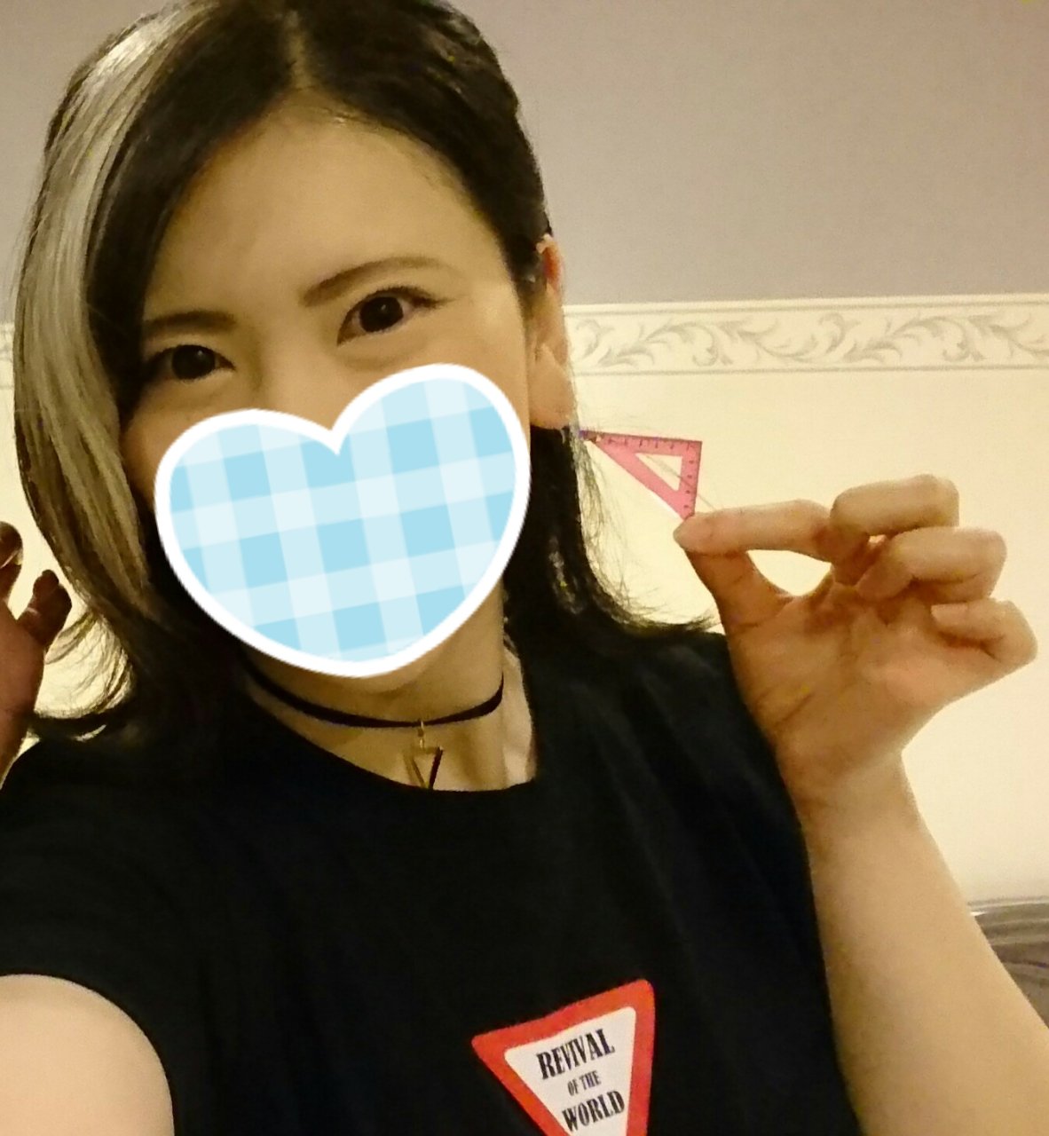 Natsu 大分のびた部分白髪 生まれつきの部分白髪だけどここまでのばしたの初めてでどうアレンジできるのか分からない 笑 同じような人に出会いたい 部分白髪 白斑 染髪or脱色疑われがち 白髪キャラ 部分白髪キャラ好きになりがち T Co