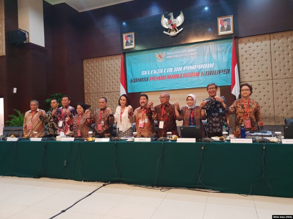 vertigonix's tweet photo. Koalisi Minta Seleksi Capim KPK Diulang dari Awal https://t.co/NNzC9zCsKH https://t.co/Jm2jcYZdn9
