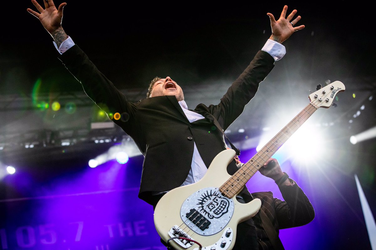 1057thePoint's tweet photo. So great to have @goldfingermusic back at #WayBackPointfest! Photos courtesy of @OotBPhotography https://t.co/n5OSILn4N5