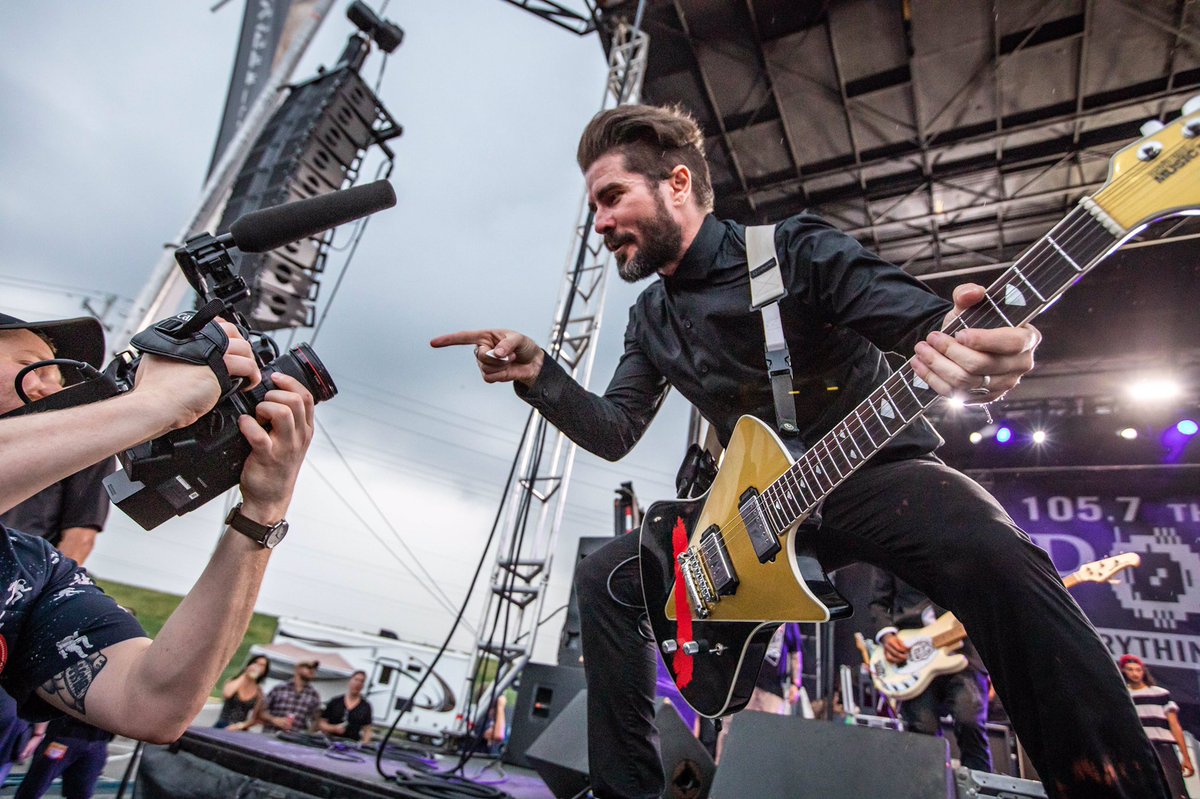 1057thePoint's tweet photo. So great to have @goldfingermusic back at #WayBackPointfest! Photos courtesy of @OotBPhotography https://t.co/n5OSILn4N5