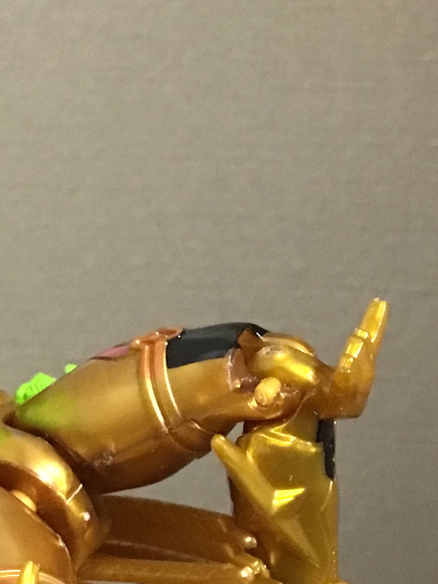 くろさび Hiyokkorodimus 金プラって結局は混ぜ物系クリアプラですもんねぇ 適当に瞬着でくっつけといたので飾る分にはしばらく大丈夫だと願いたいところ Twitter