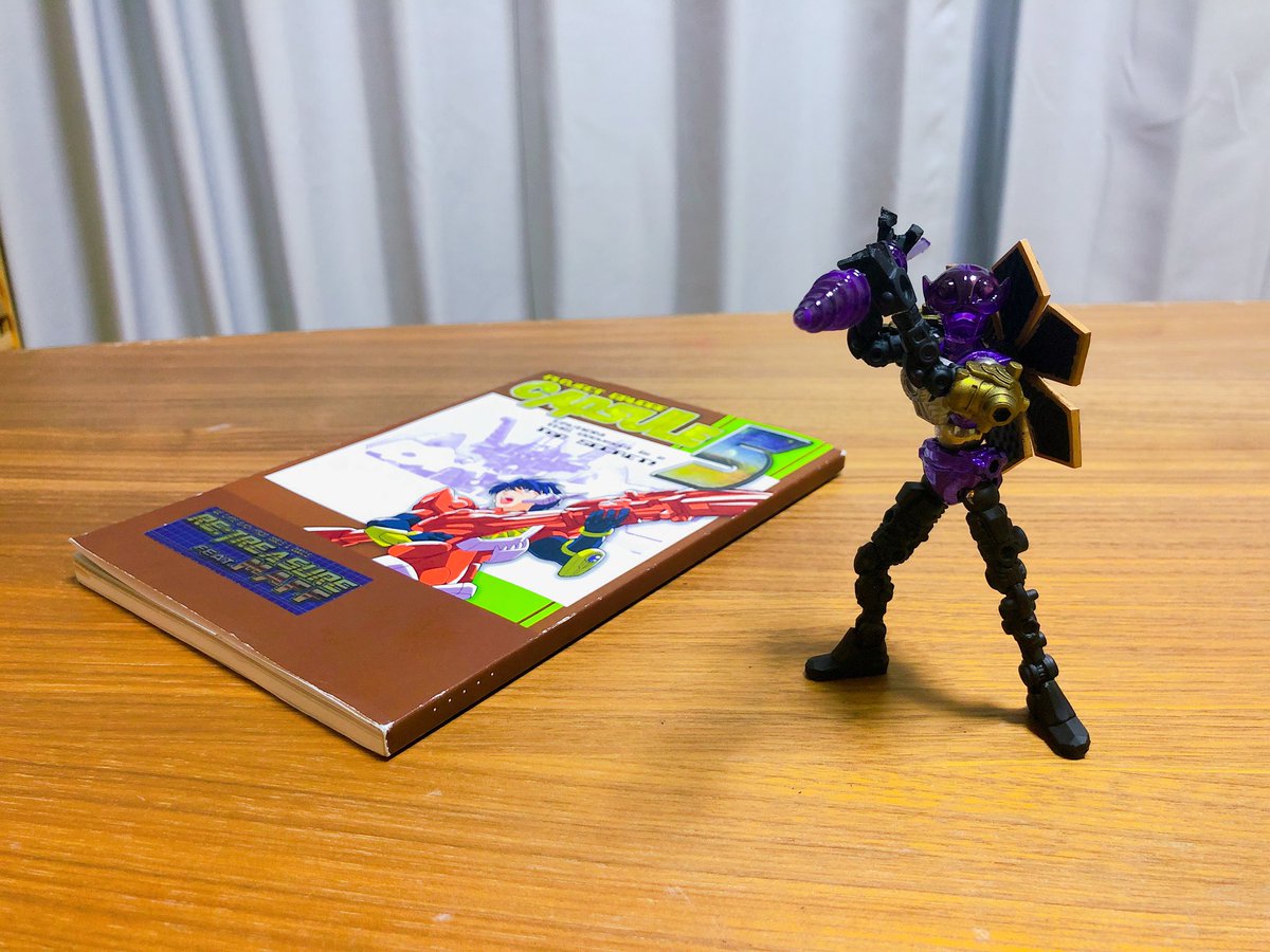 microman999's tweet photo. この夏4体目は、
capsule5よりパープルアマゾン!
エビルスが化身した姿とのこと。
マグネフォースをベースに制作。
当時のアマゾン総統とは身体のフォルムが異なるが、自分の中では現代版として蘇った姿と言うことで納得!
#ミクロマン
#アクロイヤー
#ユーボーグ戦記
#capsule5 https://t.co/p6jT85oxdm
