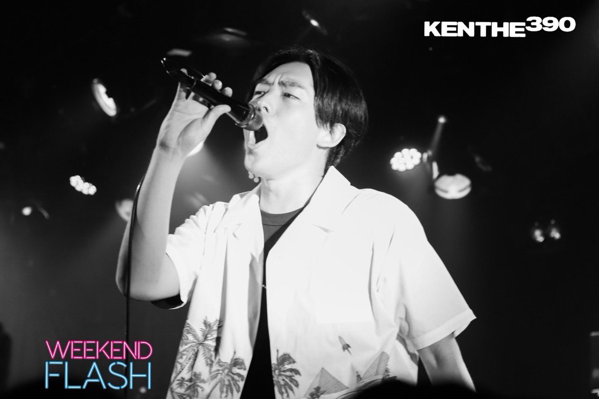 gaki_nagabuchi's tweet photo. #KENTHE390 

かっこ良きです！
深夜ライブお疲れ様でした\( ⍢ )/

@KENTHE390 

#WEEKEND_FLASH
 #ライブ写真 https://t.co/L6pBSSINWg