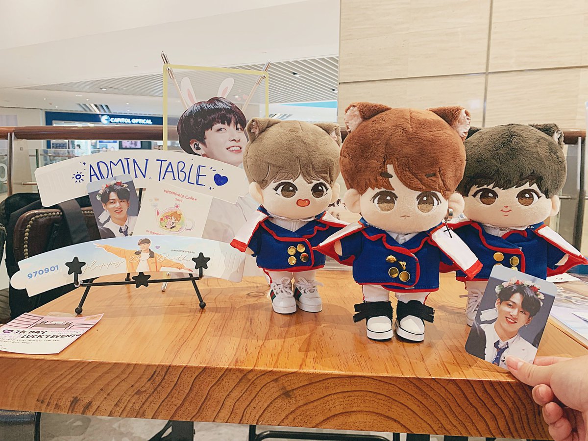 kookvelycafe's tweet photo. 💛 #HappyJungKookDay 💛 
 
Do come by the admin table to collect your gifts and participate in today's JK DAY LUCKY EVENT 🥰 Check out the design of today's photocard 🌸

#정국아생일축하해 #꾹이생일ᄎᄏ
#kookvely #kookvely_cafe #kookvely_sg https://t.co/HMlT0uRdIt