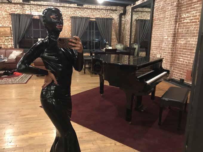 Just posted to My premium.. Heavy rubber play and a gimp girl.  Behind the Scenes with photographer Xetalatex<a href="/tag/zeftodeath"class="tags"><span>#zeftodeath</span></a>