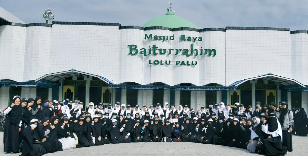 brismatik's tweet photo. #MomentumHijrahSyariahKaffah #HijrahMenujuIslamKaffah #KhilafahWillBeback #WeWantKhilafah 
#FTJ4 https://t.co/vN3XnTHMUA