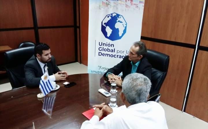UGDemocracia's tweet photo. Embajador UGD Uruguay Lic. @sebahagobian 🇺🇾🌎

 ➡️ Reunión con el Sr. Fernando Cáceres Rossel vocero político del Gobierno Regional de Piura y el Sr. Armando Zapata, responsable de la Mesa Multisectorial para el Diálogo y la Paz del Gobierno Regional Piura. https://t.co/bNHP7JVsVI