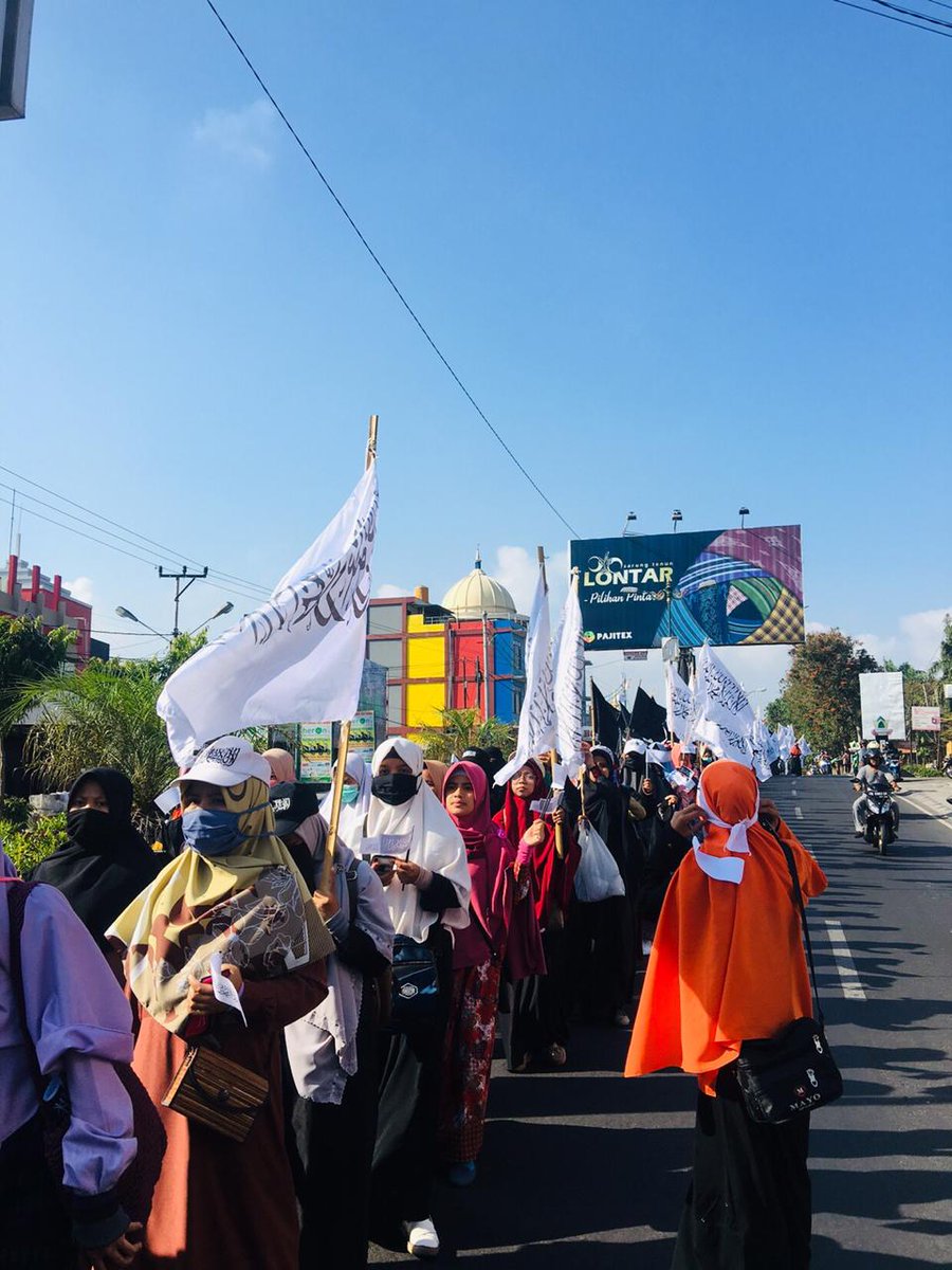 eka_sucitra's tweet photo. Selamat tahun baru hijriah 1441, momentum mewujudkan islam rahmatan lilalamin dengan menerapkan syariah islam secara kaffah.

#MomentumHijrahSyariahKaffah
#HijrahMenujuIslamKaffah
#WeWantKhilafah
#KhilafahWillBeBack https://t.co/F4jXEFMxZC