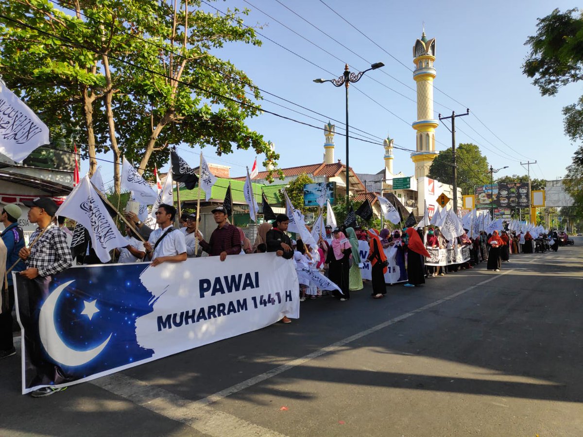 eka_sucitra's tweet photo. Selamat tahun baru hijriah 1441, momentum mewujudkan islam rahmatan lilalamin dengan menerapkan syariah islam secara kaffah.

#MomentumHijrahSyariahKaffah
#HijrahMenujuIslamKaffah
#WeWantKhilafah
#KhilafahWillBeBack https://t.co/F4jXEFMxZC