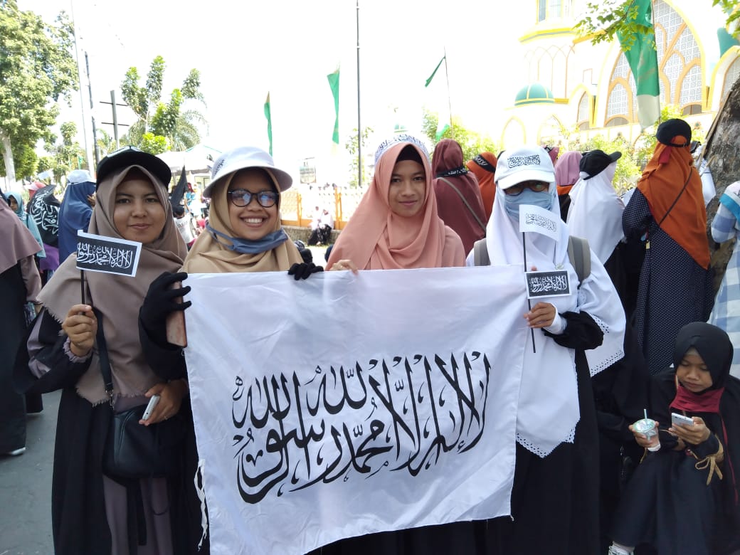 eka_sucitra's tweet photo. I hate komunisme, I love  Muslim #MomentumHijrahSyariahKaffah #KhilafahWillBeBack #HijrahMenujuIslamKaffah #WeWantKhilafah #DDAE https://t.co/PN07RlyqLZ