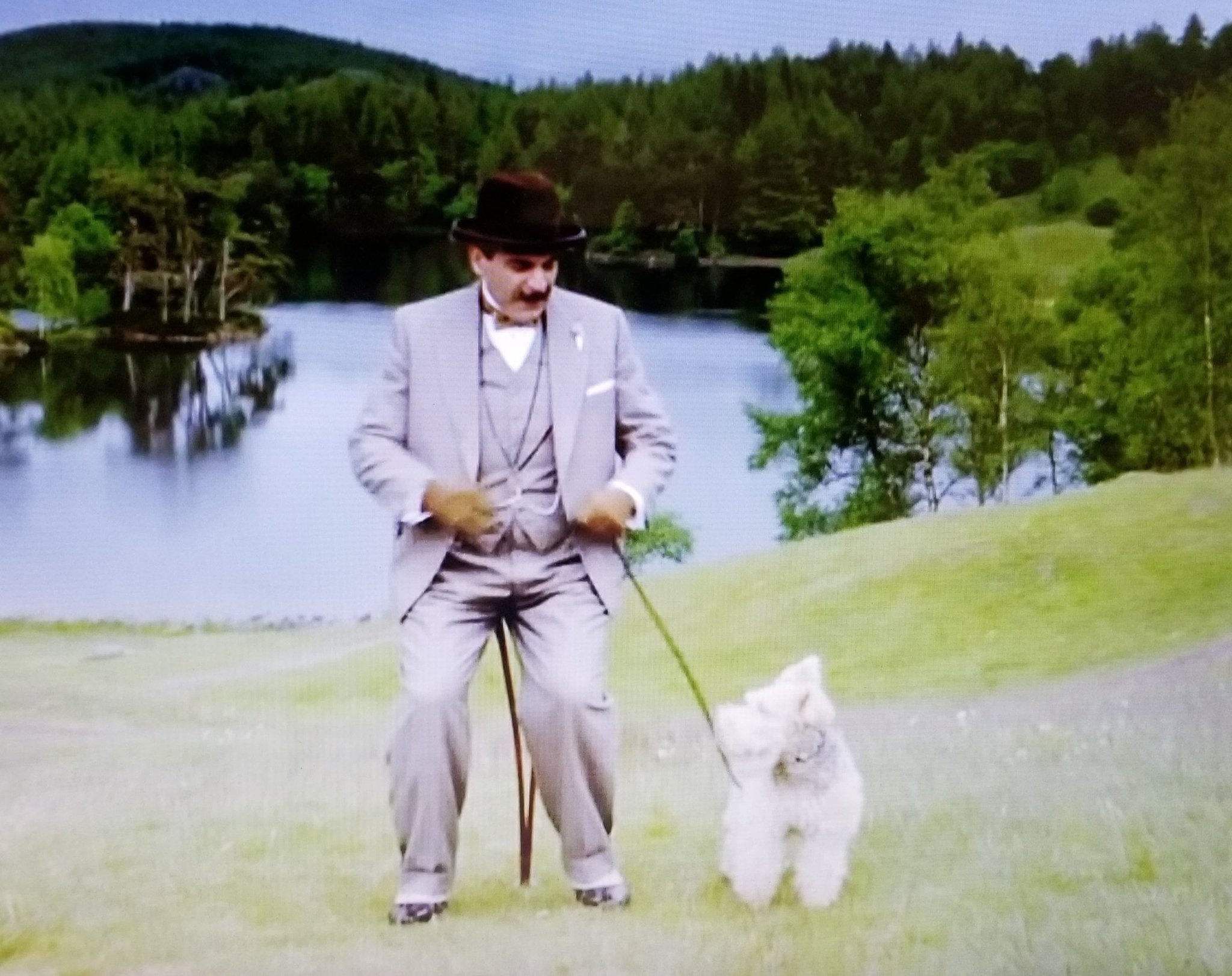 義兄 もの言えぬ証人 とにかくボブ 犬 回だった こんなに演技が上手い犬初めて見た 表情も動きも上手すぎる この犬の演技がもっと見たい ポワロと一緒にいればボブも名探偵犬として活躍しただろうな 今回のステッキは椅子になりました 欲しいけど 義兄 もの言えぬ証人 とにかくボブ 犬 回だった こんなに演技が上手い犬初めて見た 表情も動きも上手すぎる この犬の演技がもっと見たい ポワロと一緒にいればボブも名探偵犬として活躍しただろうな 今回のステッキは椅子になりました 欲しいけど