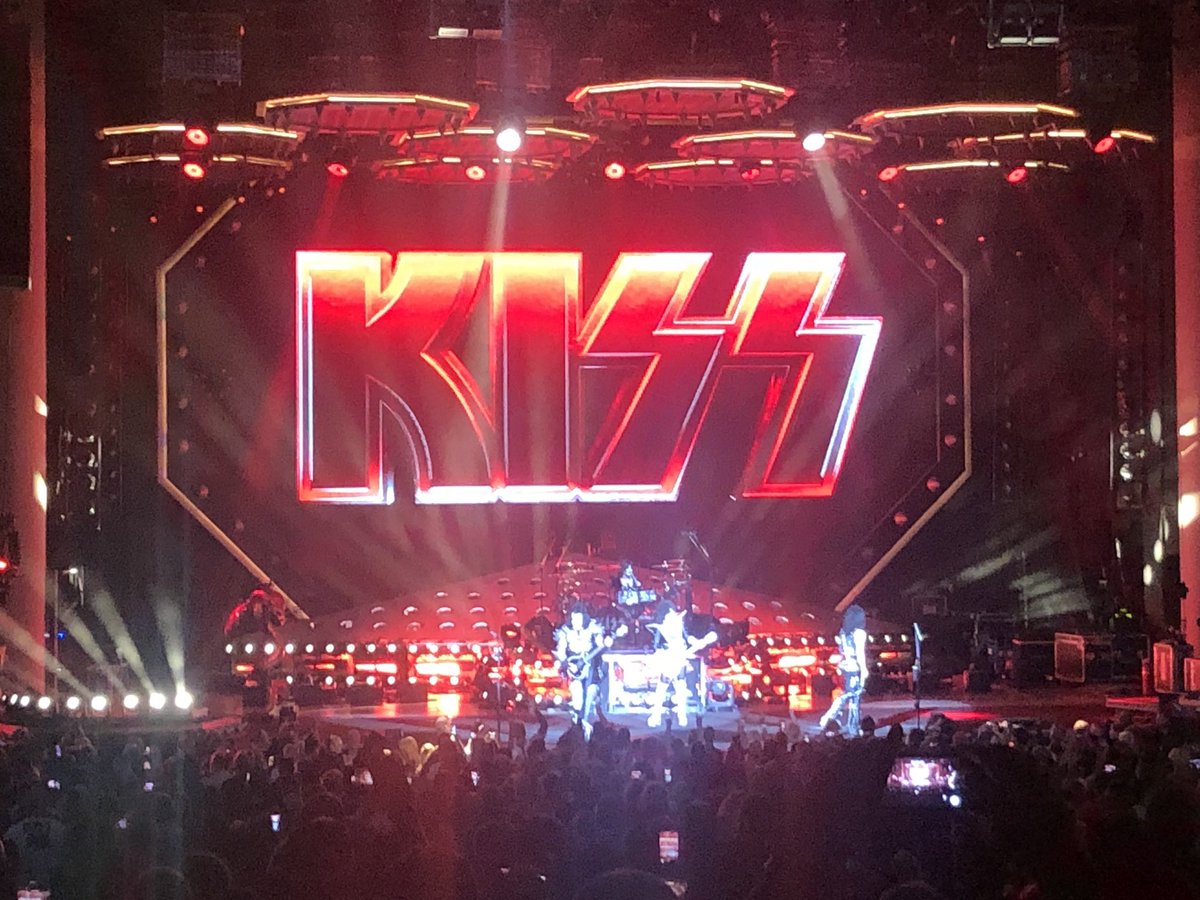 IndyOnTarget's tweet photo. Thanks to #GeneSimmons and the boys!  I have to say this was the best show the #President and I have ever been to!  #KISSarmy #DeerCreek https://t.co/XvwRYtpylz