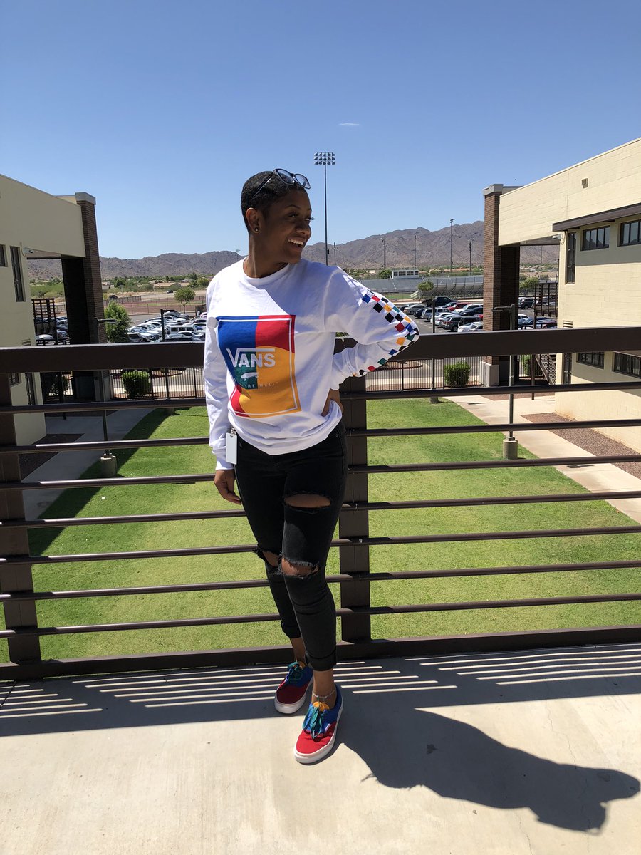 off the wall 💙❤️💚🧡