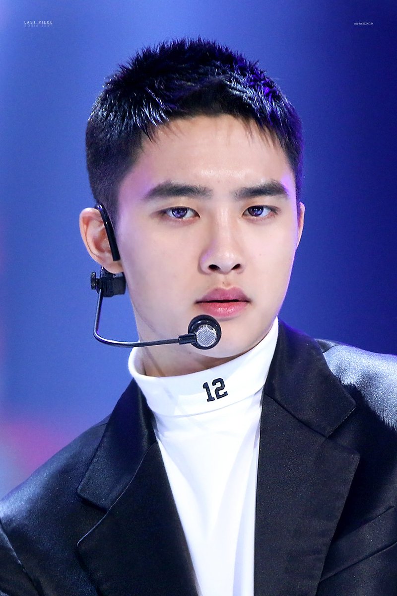 lastpiece_DO's tweet photo. 161101 #도경수 #디오 #DohKyungsoo #DO(D.O.) #EXO #괜찮아도_괜찮아 #Thatsokay
#도경수_일병진급을_명받았습니다
#맹호의됴리사_일병도경수

무대를 마치거나 돌출로 가는 통로를 지나칠 때 조명도 비추지않는 먼 곳까지 오래도록 인사해주던 경수가 오늘따라 너무 보고싶다. 일병 진급 축하해!❤ https://t.co/ENZcmdfYcl