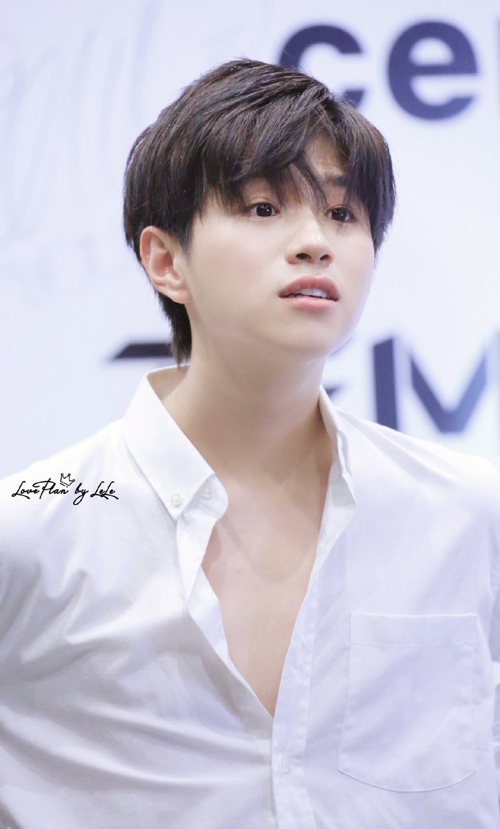 2wish0219's tweet photo. I don't know why, but I know.
I am happy as long as you are happy.
The bright light on you has always attracted me.
说不清为什么，但我知道
只要你开心 我也开心
你身上耀眼的光芒一直在吸引着我 ​​​
#PlanRathavit
#bplann
#aiplan
@bplannnnn 
cr: logo https://t.co/OBh0HUKCXc