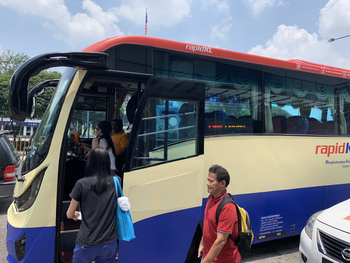 HasimiM's tweet photo. Selepas lebih kurang 21 tahun, hari ini kita bawakan semula nostalgia menaiki #basmini. 

Kalau dulu mungkin ramai generasi muda tak berkesempatan rasai pengalaman menggunakan perkhidmatan #basmini bukan? @501Awani @MyRapidKL https://t.co/VXXTrUvVEO