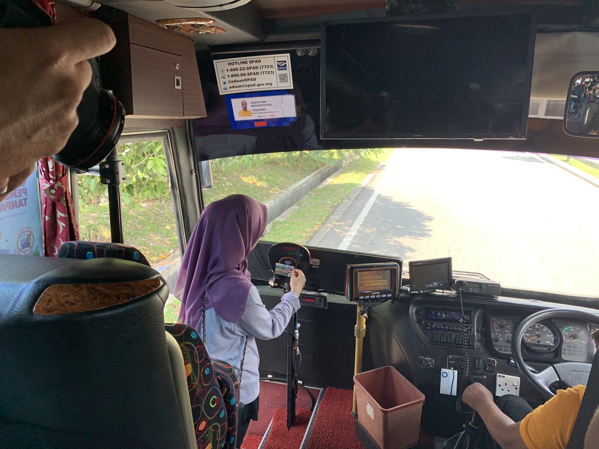 HasimiM's tweet photo. Jadi, ayuh rasai keseronokkan menaiki #basmini. Dengan kemudahan terkini, pendingin hawa dan mesra pengguna - pasti ia memberi pengalaman yang luar biasa kpd penumpang. @501Awani https://t.co/N82f4kJAYF