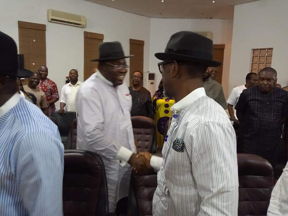 iruo_frent's tweet photo. #ONWARDBAYELSA #KEMELAOKARA #UNITEDFORKEMELAOKARA #KOisOK #OURTOMORROWMATTERS @OnwardBayelsa @iamHSDickson @GEJonathan @benmurraybruce @OfficialPDPNig @OfficialKOkara @Lugard_Tareotu @steveazaiki @EbikilaWilliams @mahatma_dante @jimiagbaje @IgiriTobin @MzOriks @renoomokri @atiku https://t.co/0Eo2Set6KI