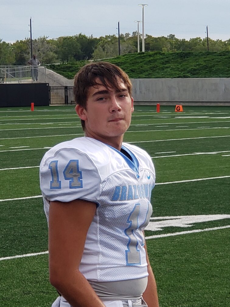 REvanicky's tweet image. Love this kid #14.  Score didn’t end up anywhere near what he’d hoped but glad he got to experience his first varsity game.  Got some playing time, heard his name over the loud speaker   #KEEPWORKING #GOBUCS #DONTGIVEUP